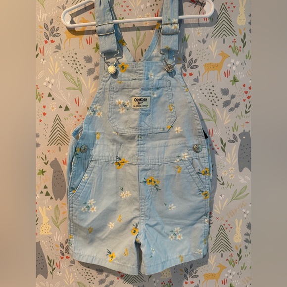 OshKosh B'gosh Other - OshKosh B’gosh Girls’ 3T Floral Shortalls 🌸☀️ (NWT)